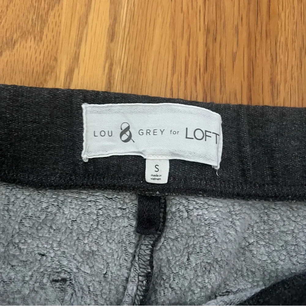 Lou & Grey for LOFT Dark Charcoal Skinny Leg Sweatpants | Size Small 🖤 - Picture 3 of 8